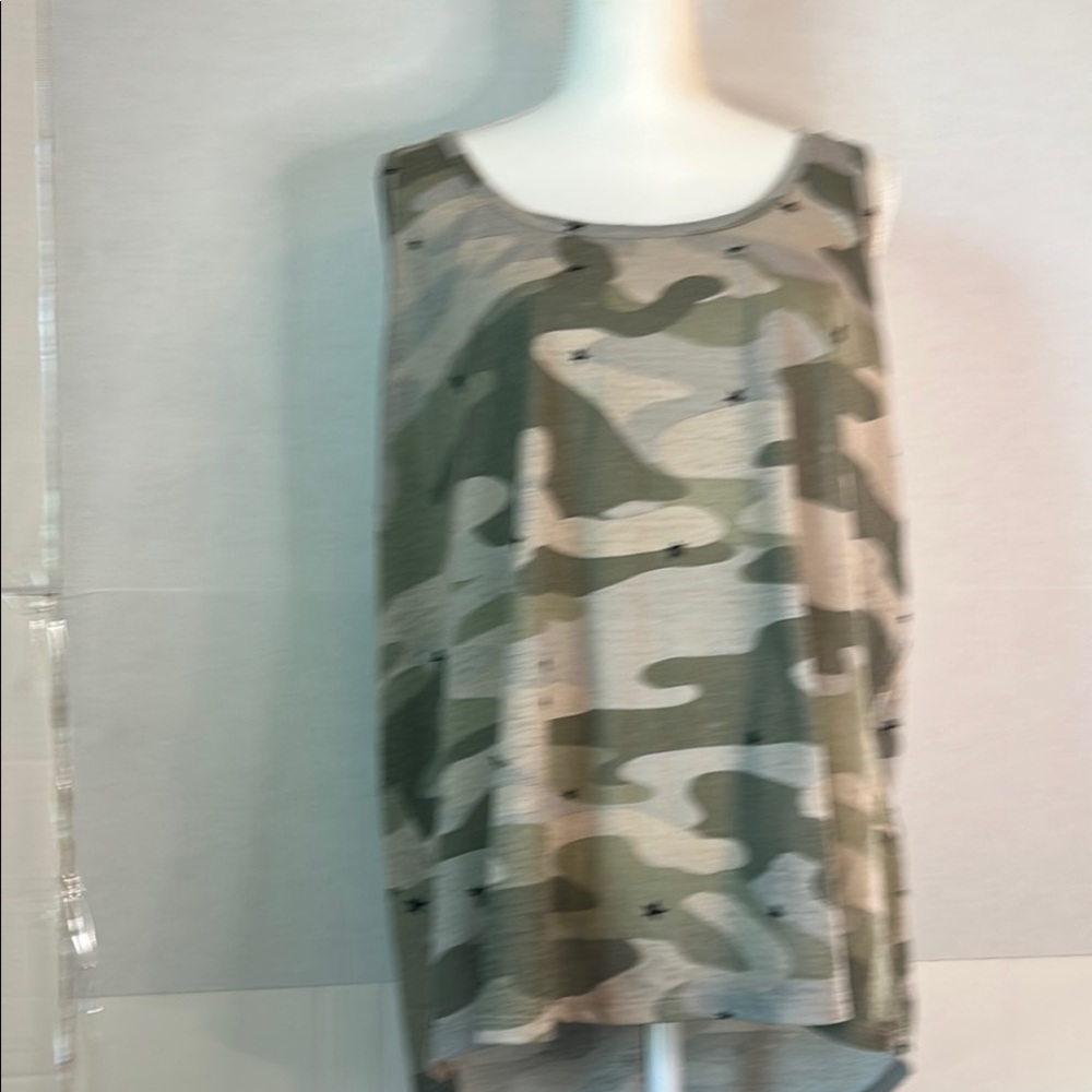 NWT 24/7 by Maurice’s Camo with Stars Racerback Tank Top Size 2X